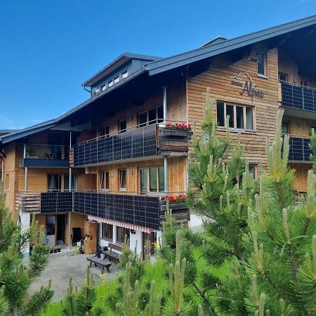 Gaestehaus Alpina Riezlern Exteriör bild