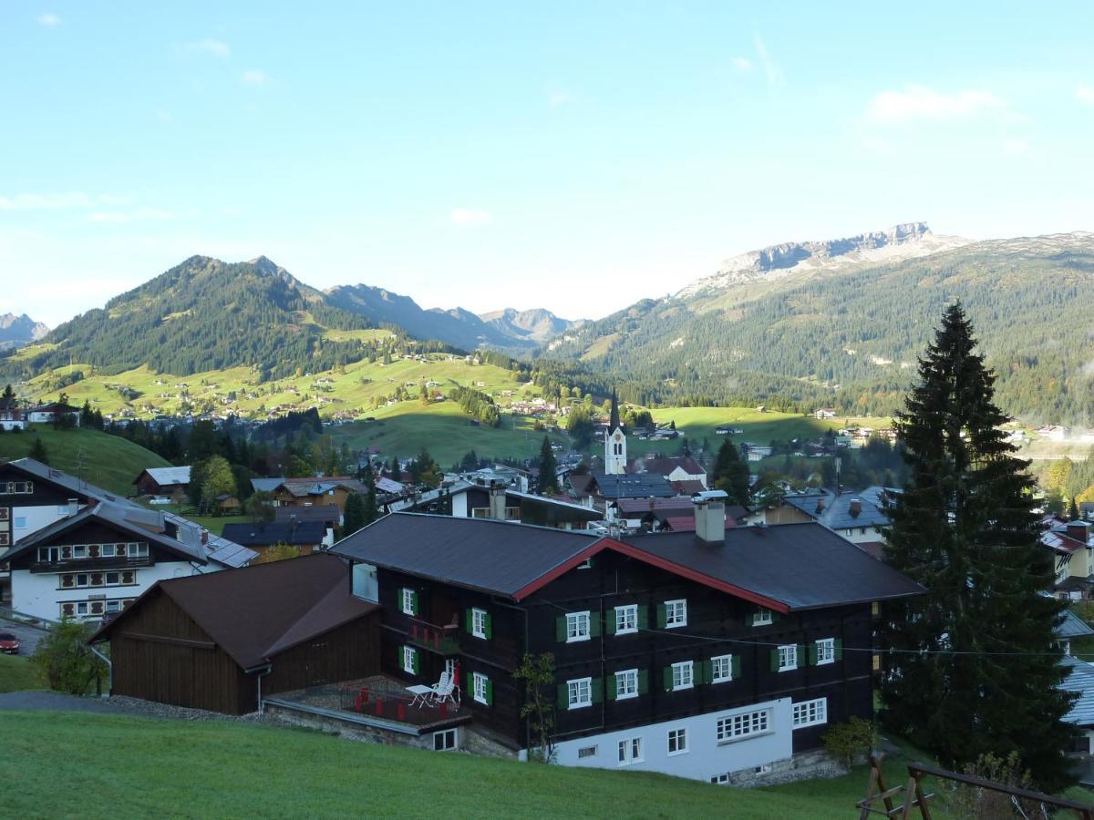 Gaestehaus Alpina Riezlern Exteriör bild