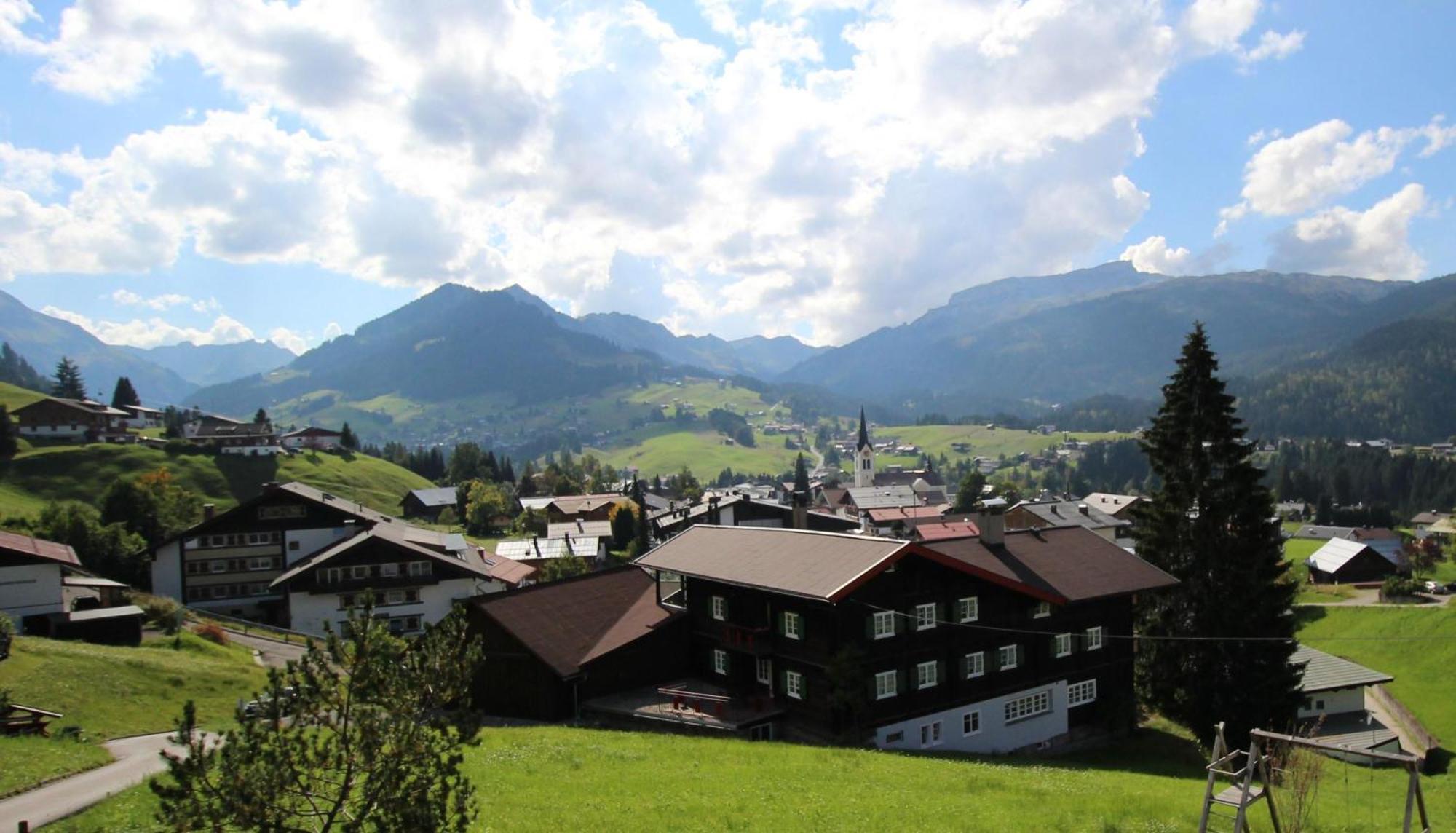Gaestehaus Alpina Riezlern Exteriör bild